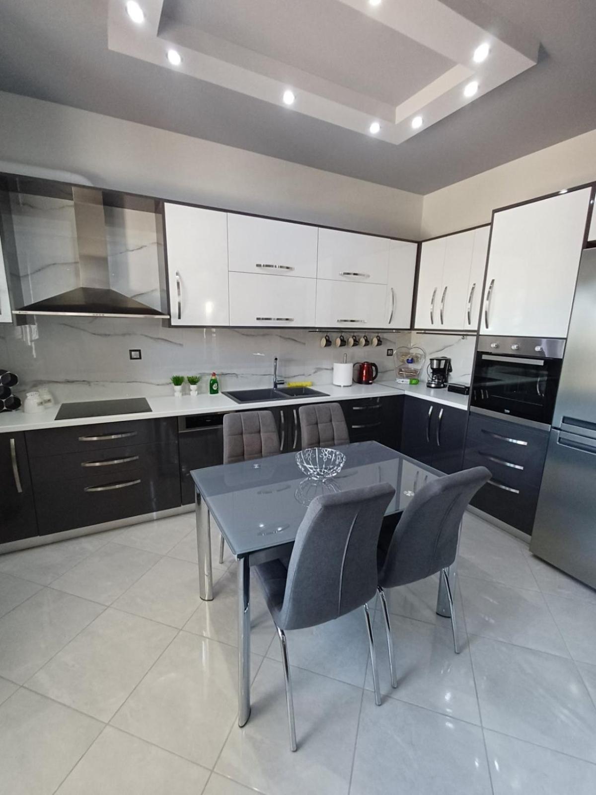 Luxury Apartment Amarynthos Esterno foto